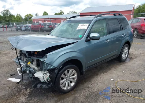 2013 Subaru Forester 2.5X Premium z USA, uszkodzony, nr VIN JF2SHADC8DH405592